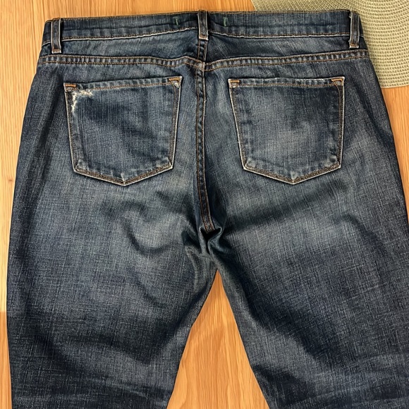J Brand
Blue/ Distressed Aidan Ringer Boyfriend Cut Jeans, size 28 - Picture 5 of 8